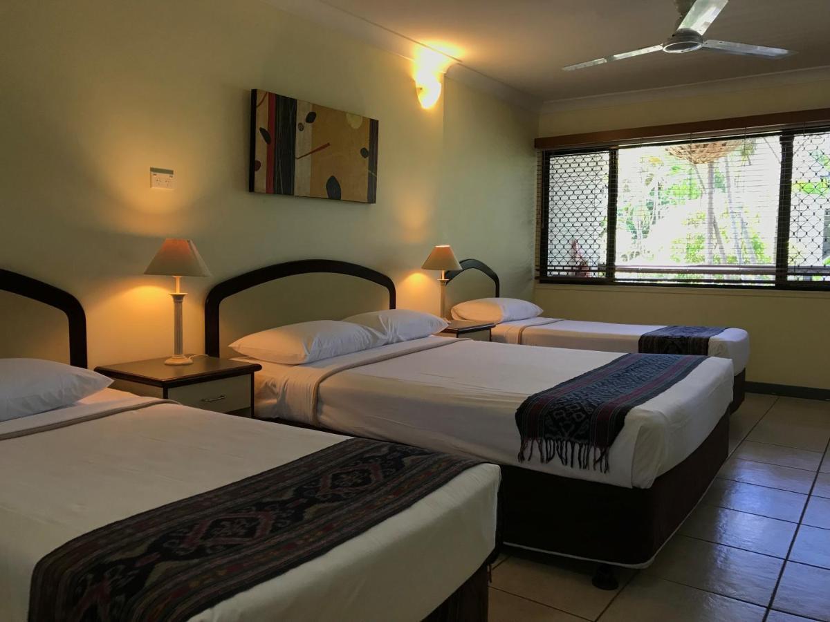 Bay Village Tropical Retreat & Apartments Cairns Exterior foto