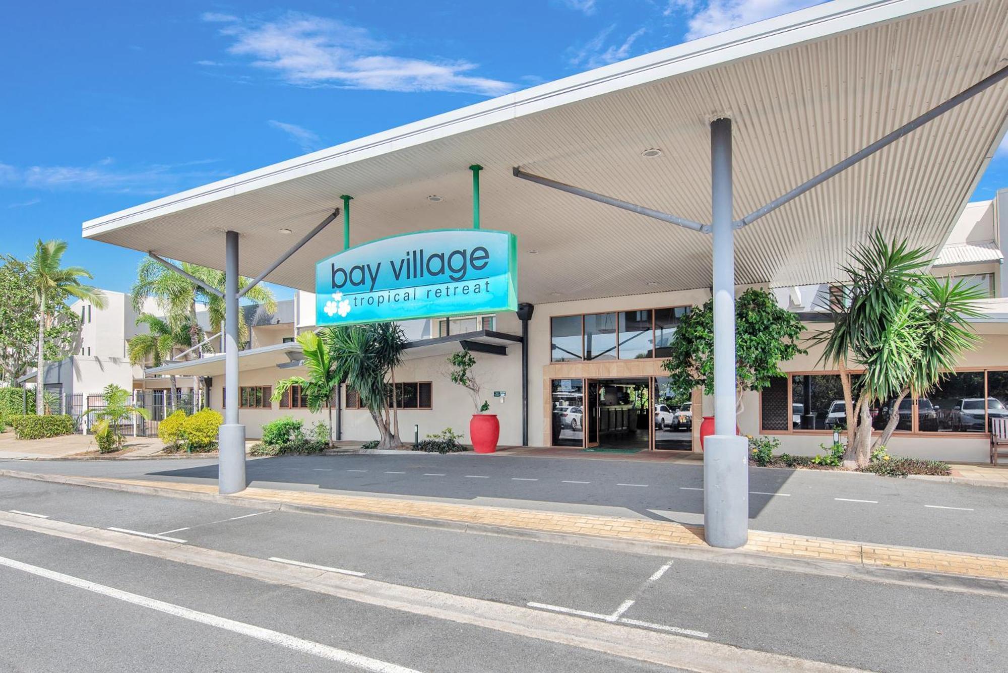 Bay Village Tropical Retreat & Apartments Cairns Exterior foto